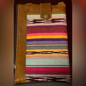 Nena & Co Everything Clutch